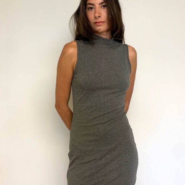 Vestido Gola Alta Cinza