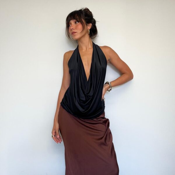 Blusa Decote Cascata Preta